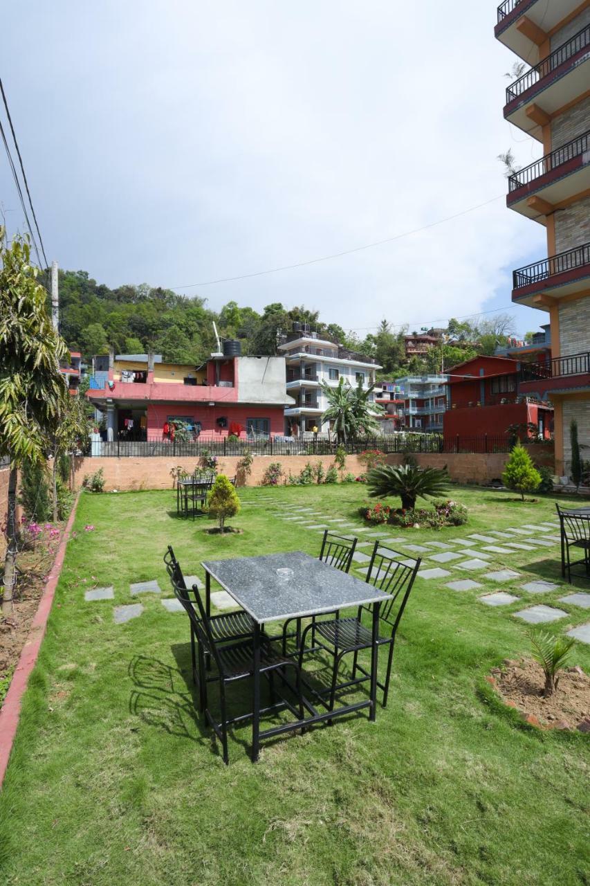 Hotel Blue Magnet Pokhara Exterior foto