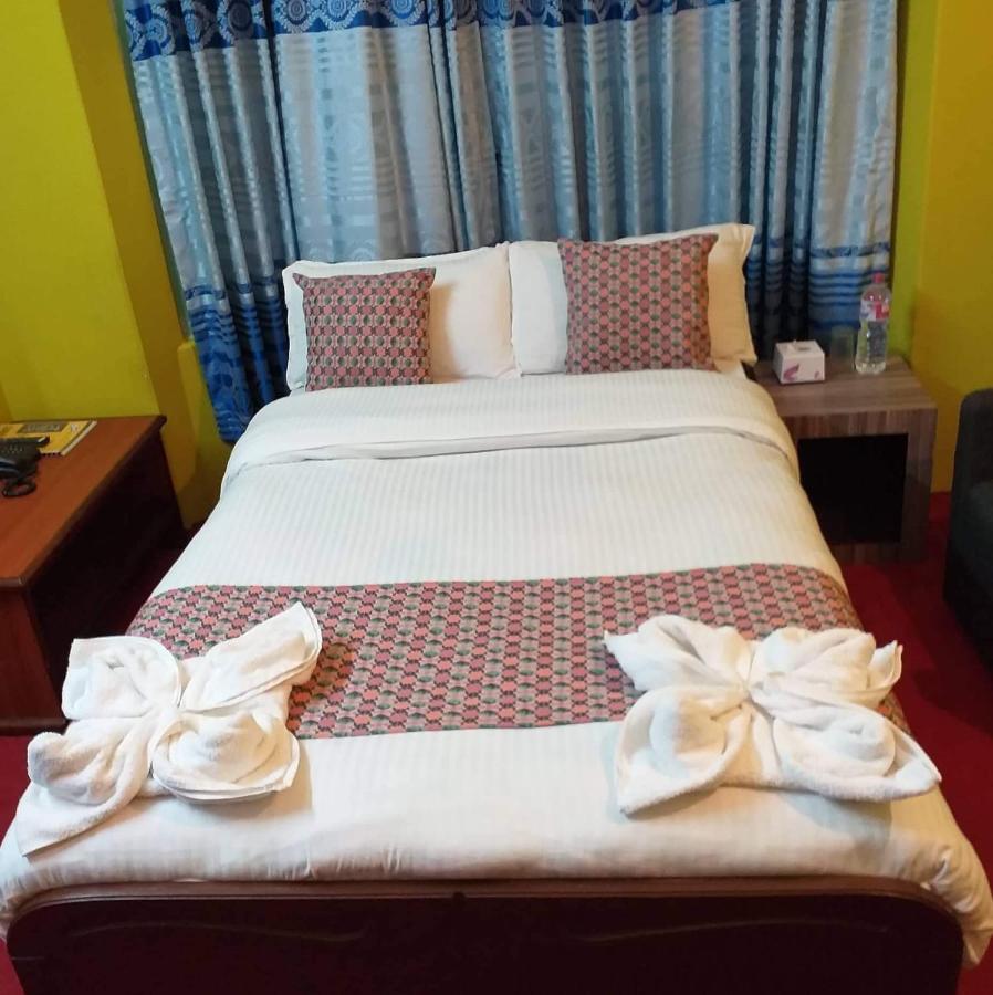 Hotel Blue Magnet Pokhara Exterior foto